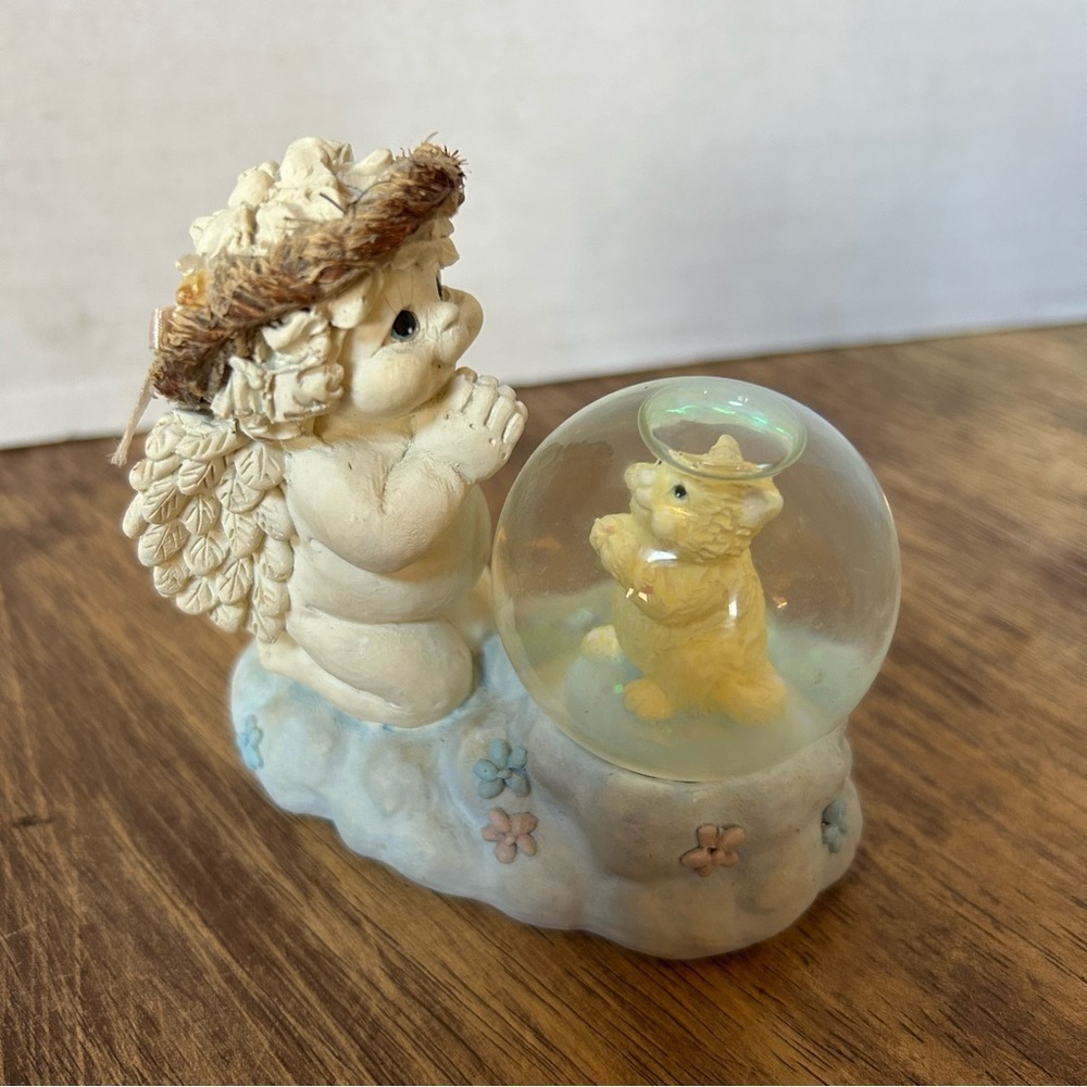 Vintage Westland Dreamsicles Snow Globe Cherub Angel & Cat Praying 90’s Figurine